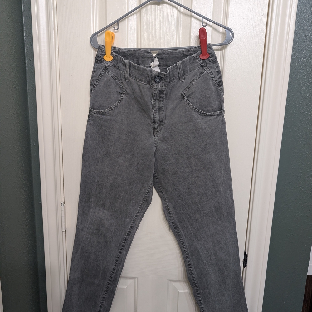 Chic Gray Cropped Pants